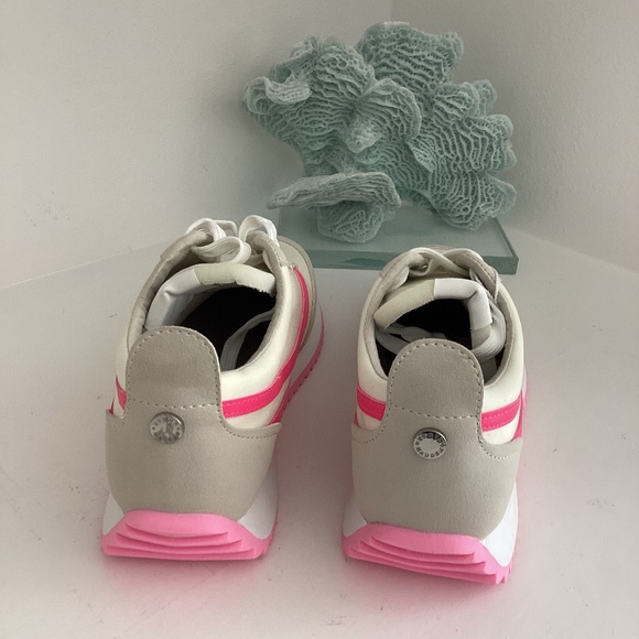 ~HOST PICK~NEW STEVE MADDEN NEUTRAL AND PINK SNEAKERS SHOES Sz 8 - Picture 7 of 8